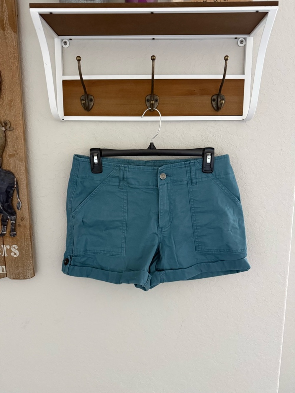 Magellan Outdoors Teal Roll-Cuff Shorts